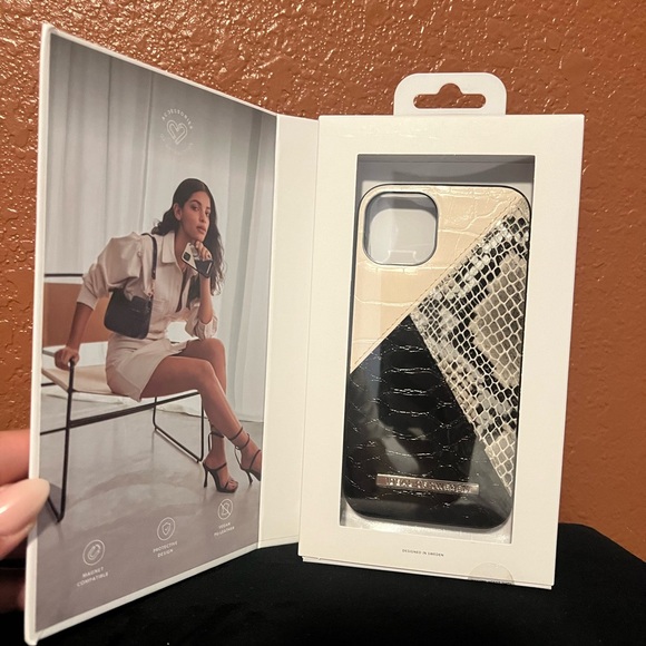 Ideal of Sweden IPhone 13 case - Picture 2 of 3